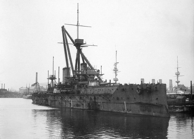 English battleship dreadnought 1906