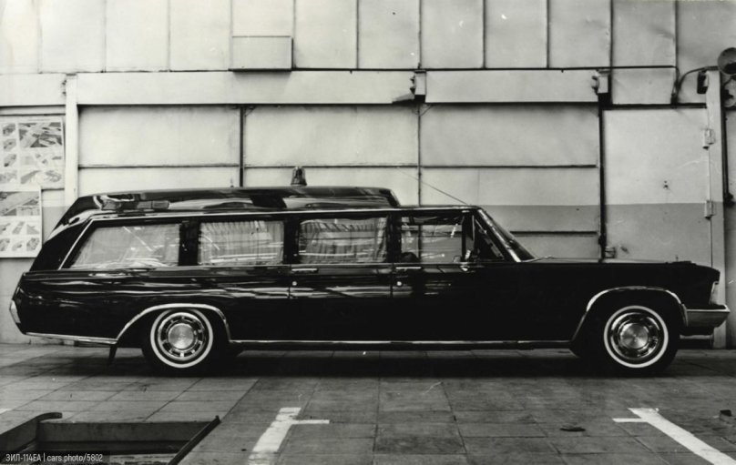 Zil 114 station wagon