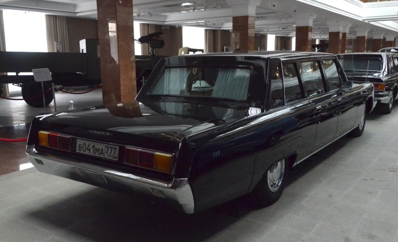 Zil-114 rear