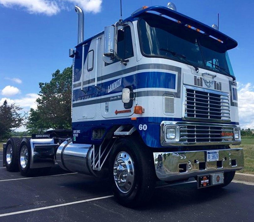 International 9800 tractor