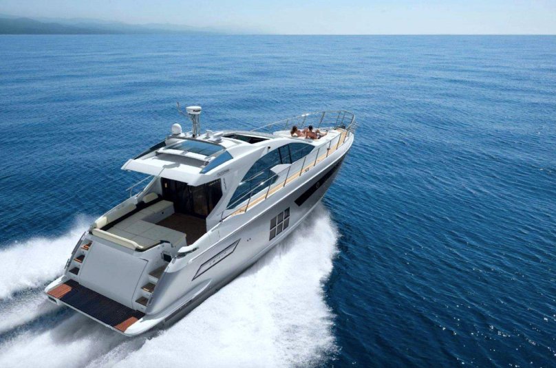Azimut 55s