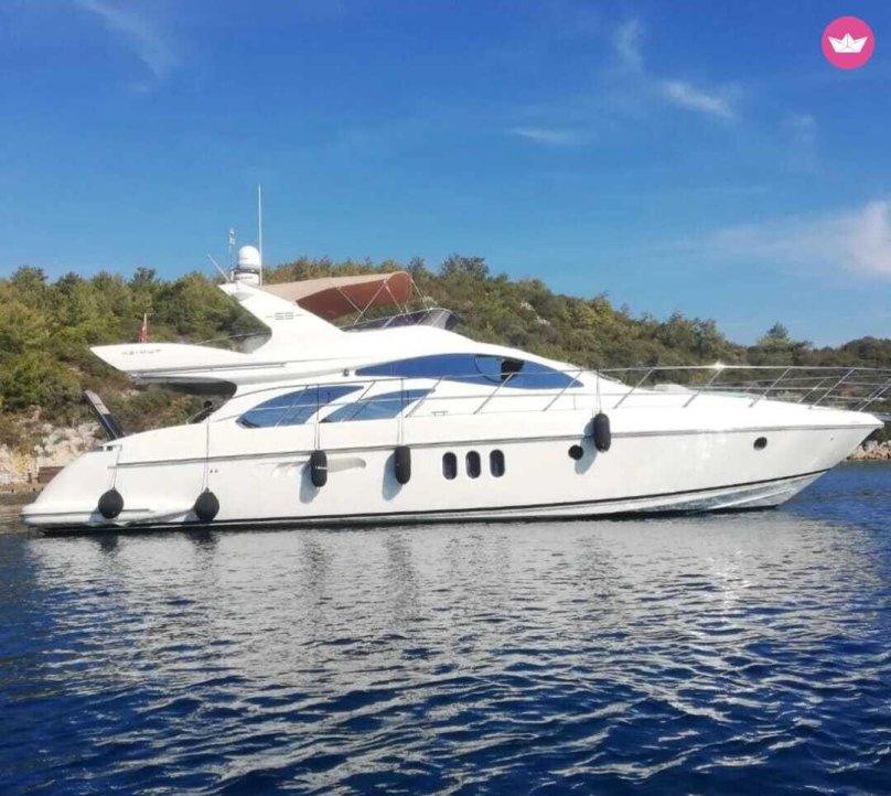 Azimut 55 yacht