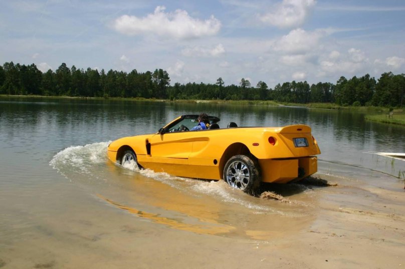 Amphibious car