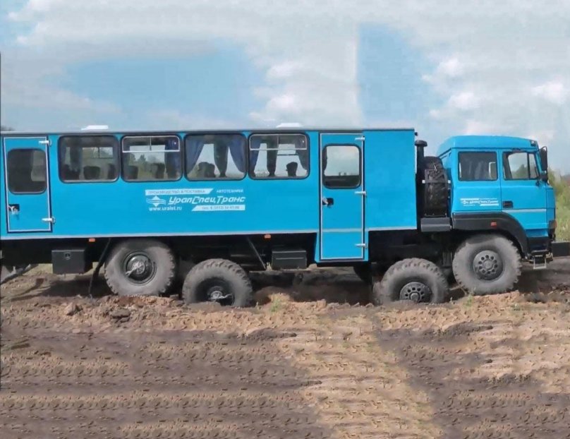 Ural 8x8 crew bus