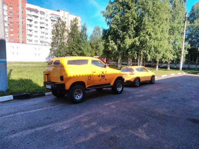 Uaz yellow
