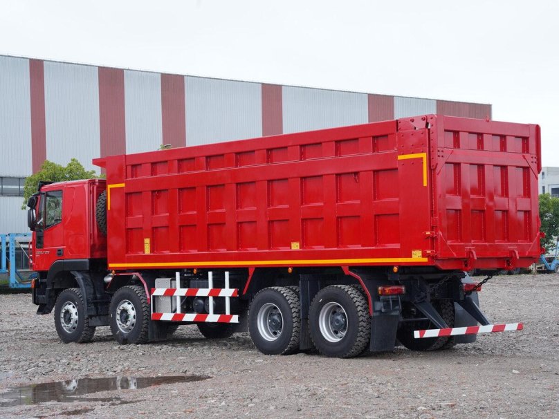 Dump truck 8x4 Hongyan
