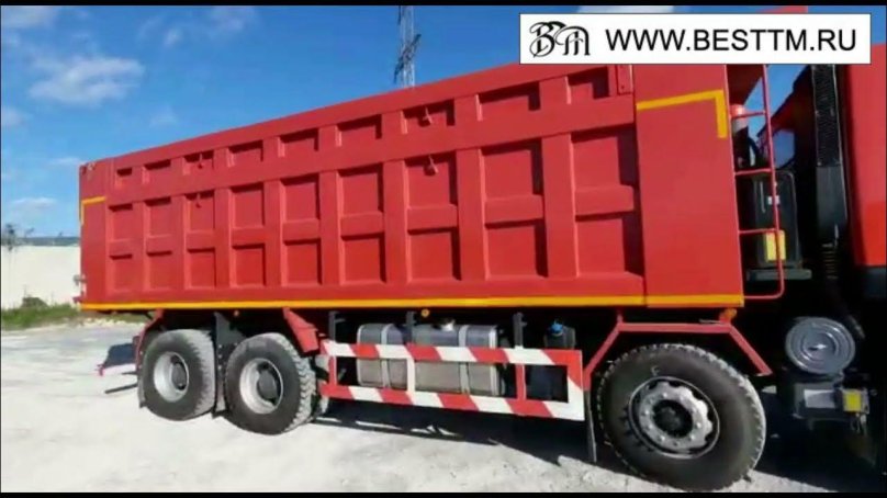 Hongyan SAIC-Iveco 8x4 dump truck