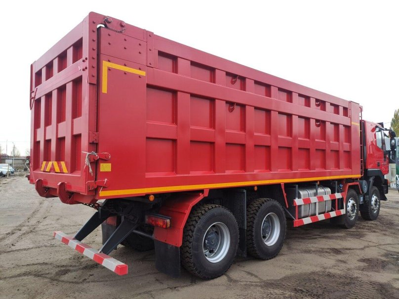 Hongyan Genlyon c500 8x4 dump truck