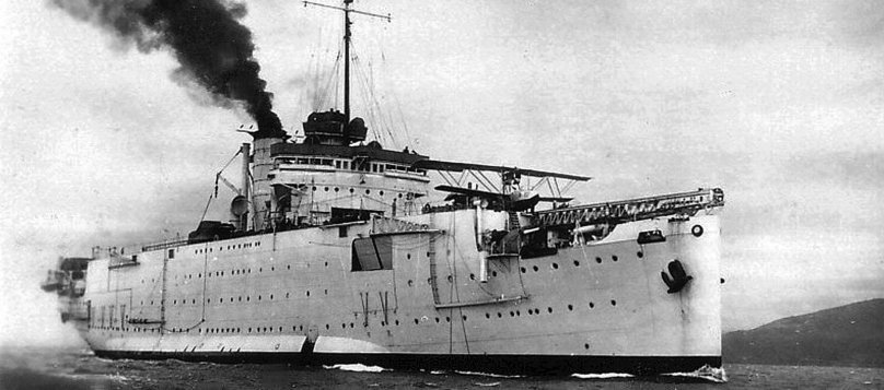 Seaplane carrier ship