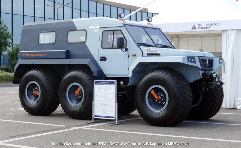 Snow and swamp-going vehicle Trekol Husky