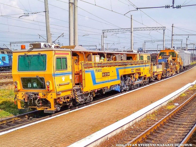 Straightening-tamping-straightening machine VPR-02