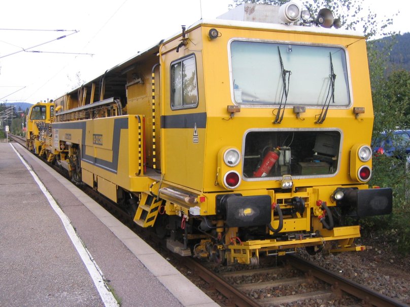 Duomatic 09-32 straightening machine