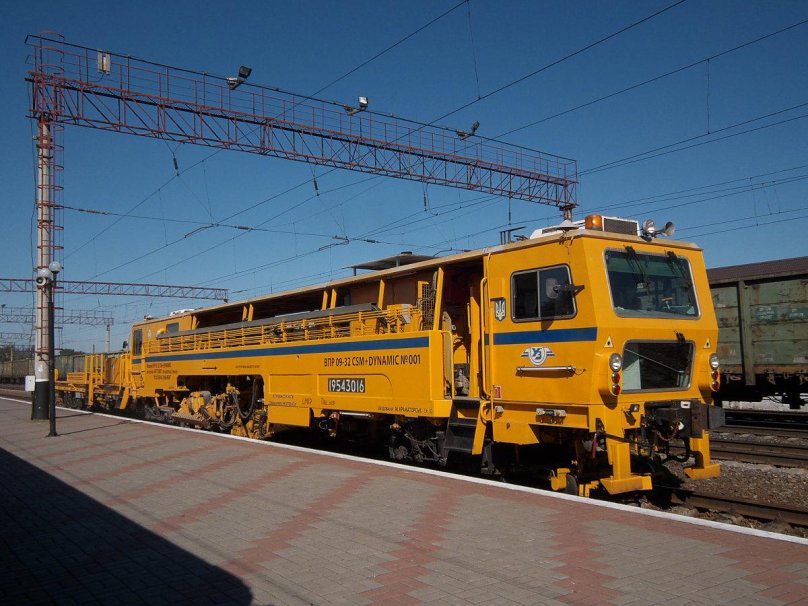 Straightening-tamping-straightening machine VPR-02