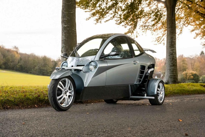 Car motorcycle hybrid