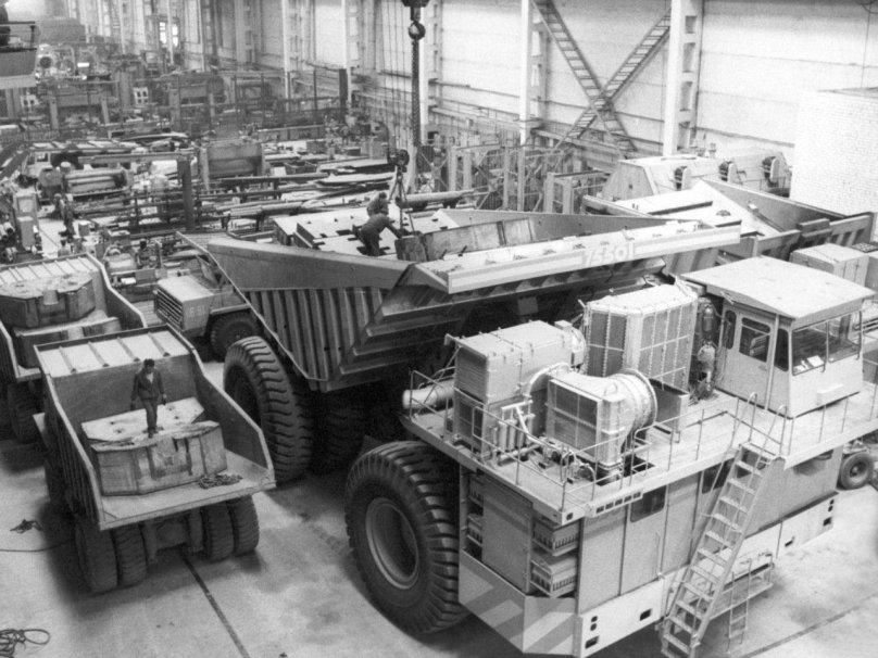 Trolley carrier MAZ-525