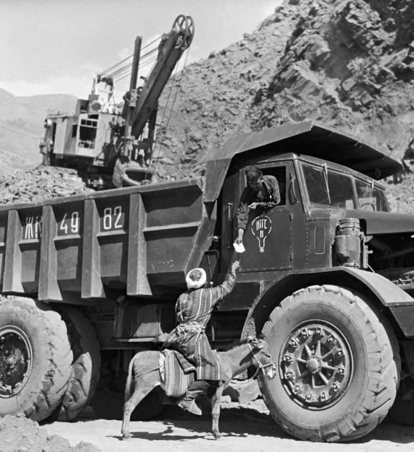 Maz 525 mining dump truck
