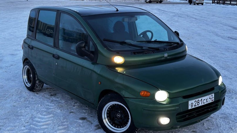 Fiat Multipla stance