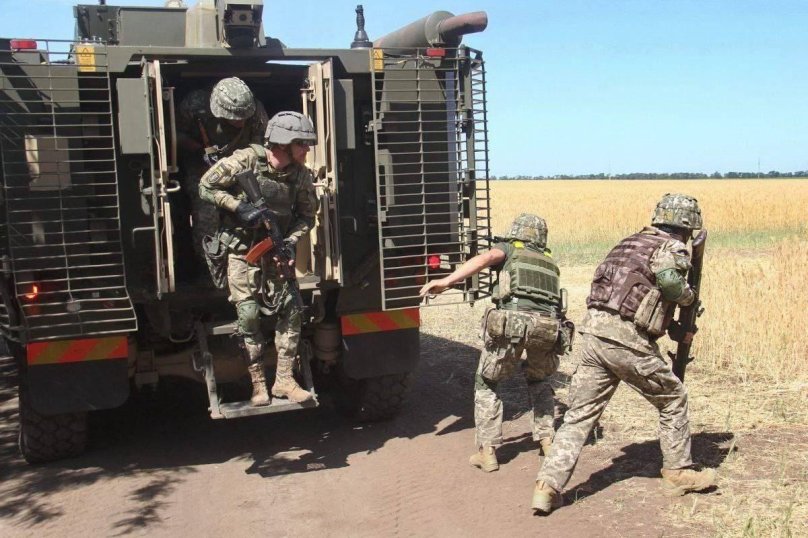 Mastiff armored vehicle British