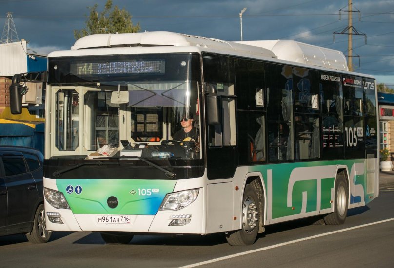 Isuzu Lotos-105 bus