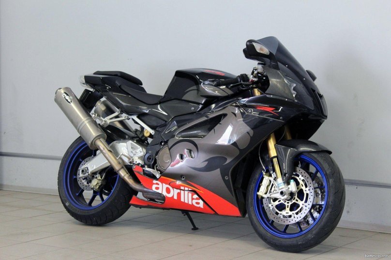Aprilia RSV 1000 Factory