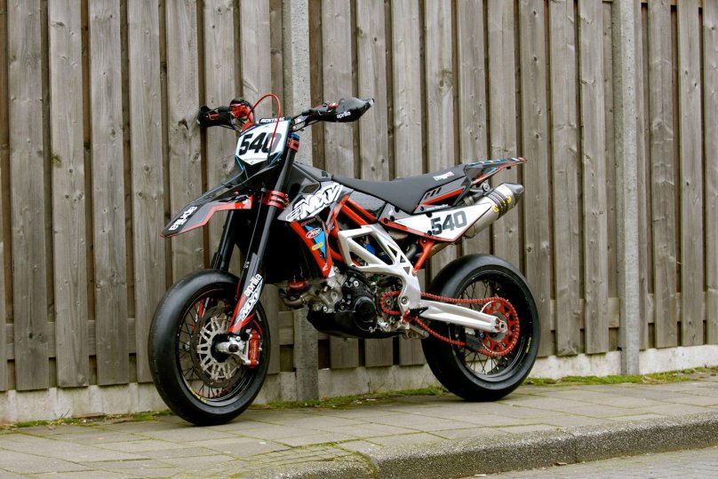 Aprilia motard