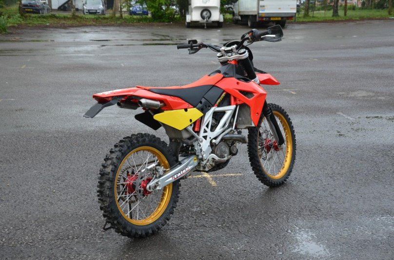 Aprilia MXV 450