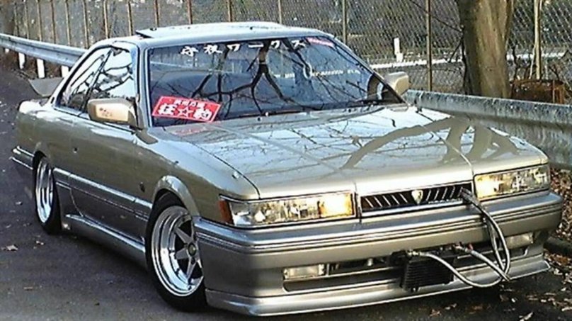 Nissan Leopard 1990
