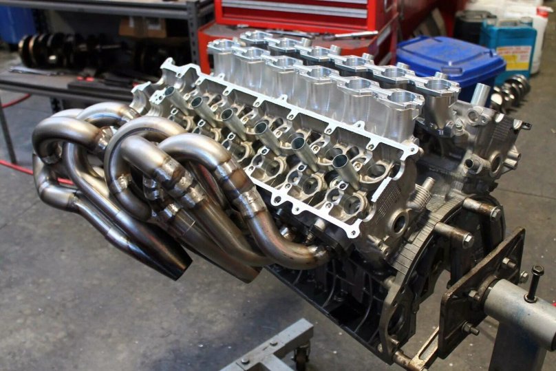 Toyota GZ v12