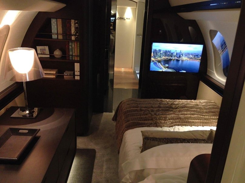 Bombardier Global 8000 Interior