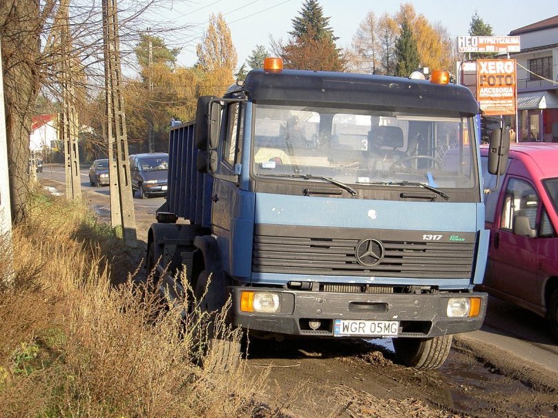 Mercedes Benz 1317