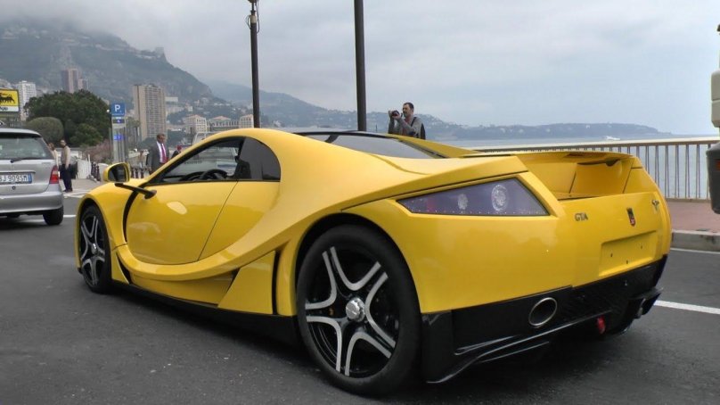 Car GTA Spano 2014 yellow