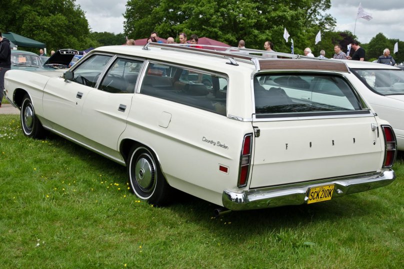 Ford Country sedan 1972