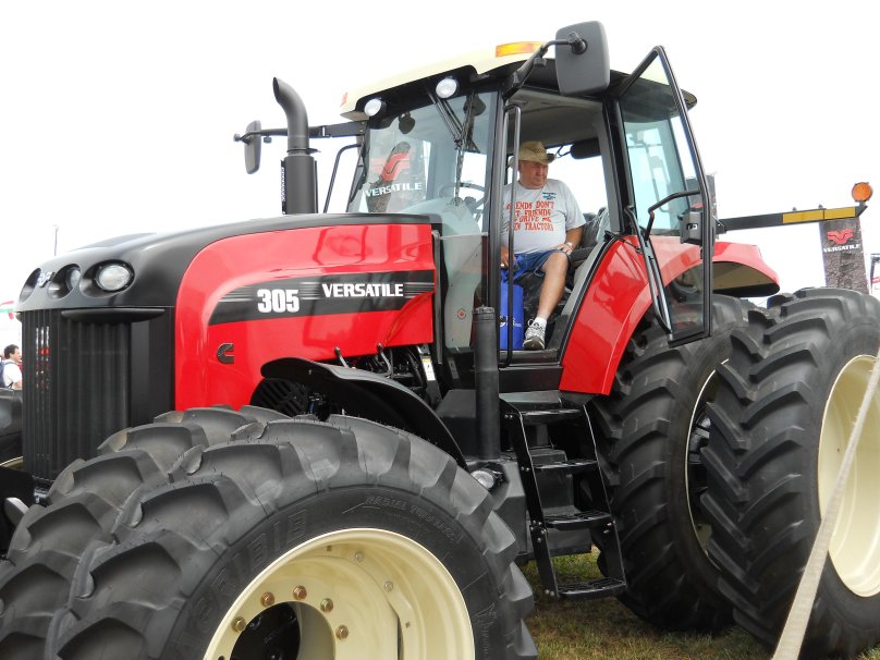 Versastyle 305 tractor