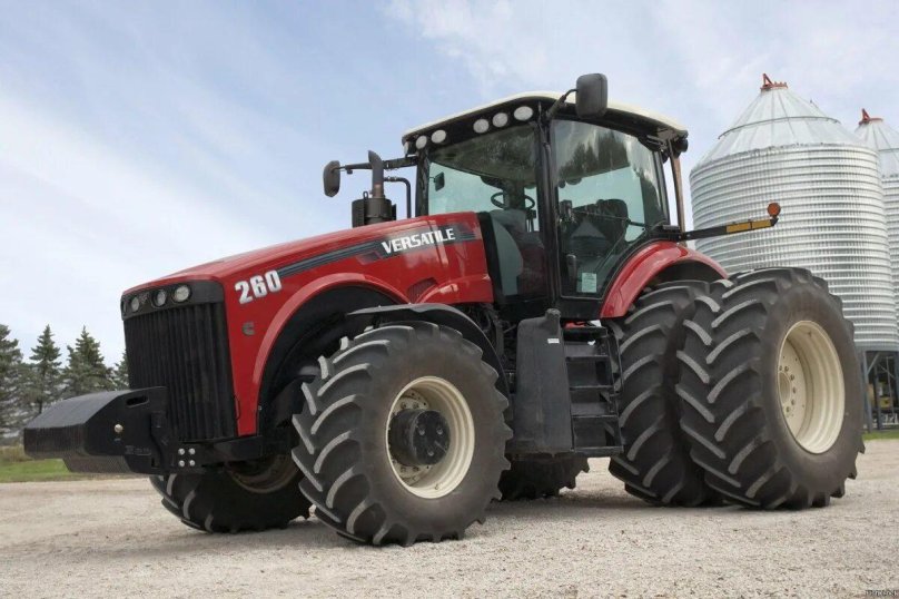 Versatile tractor 370