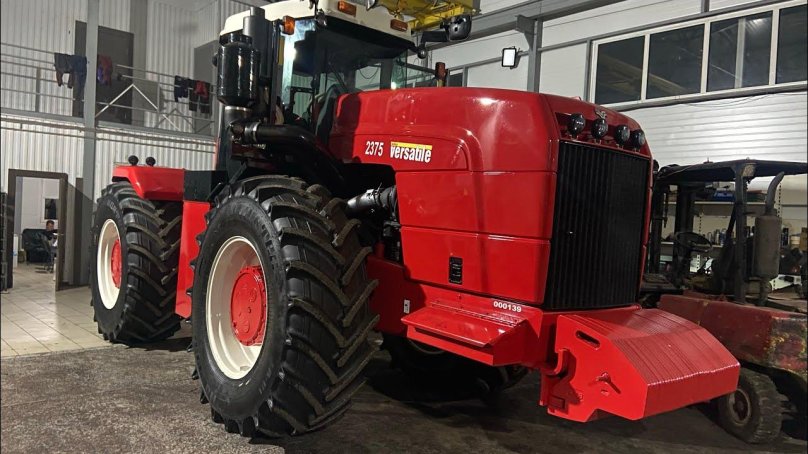 Rostselmash 2375 tractor