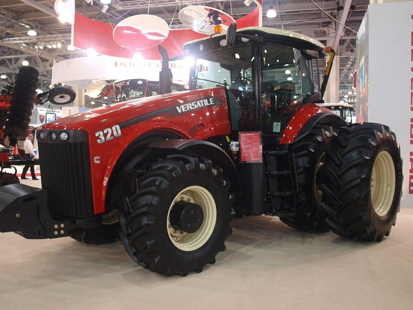 Versastyle 320 tractor