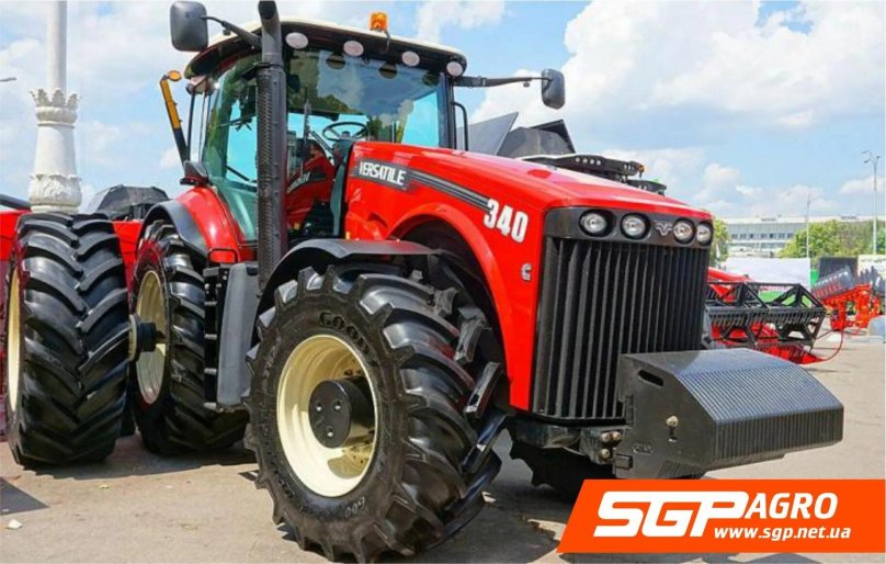 Versatile tractor 370