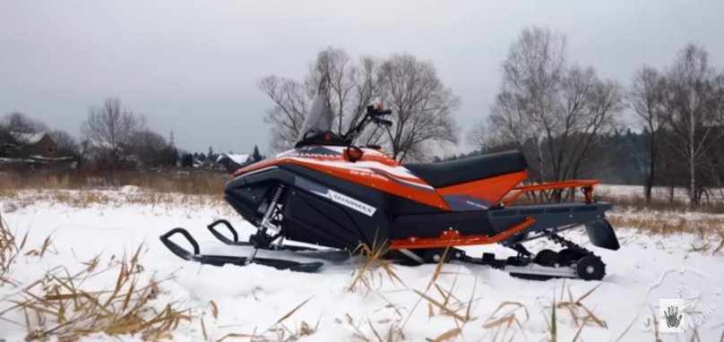 Sharmax SHP-680 snowmobile