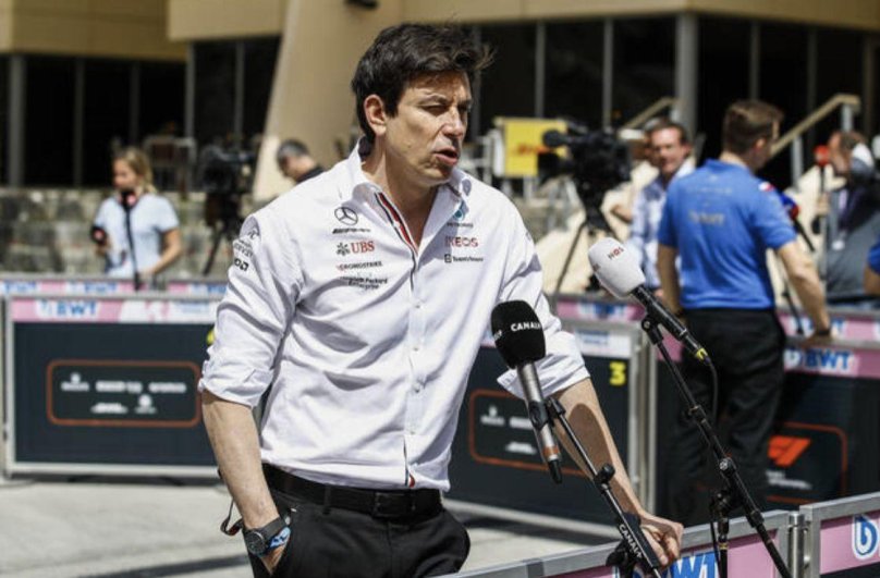 Windbreaker formula 1 Toto Wolf