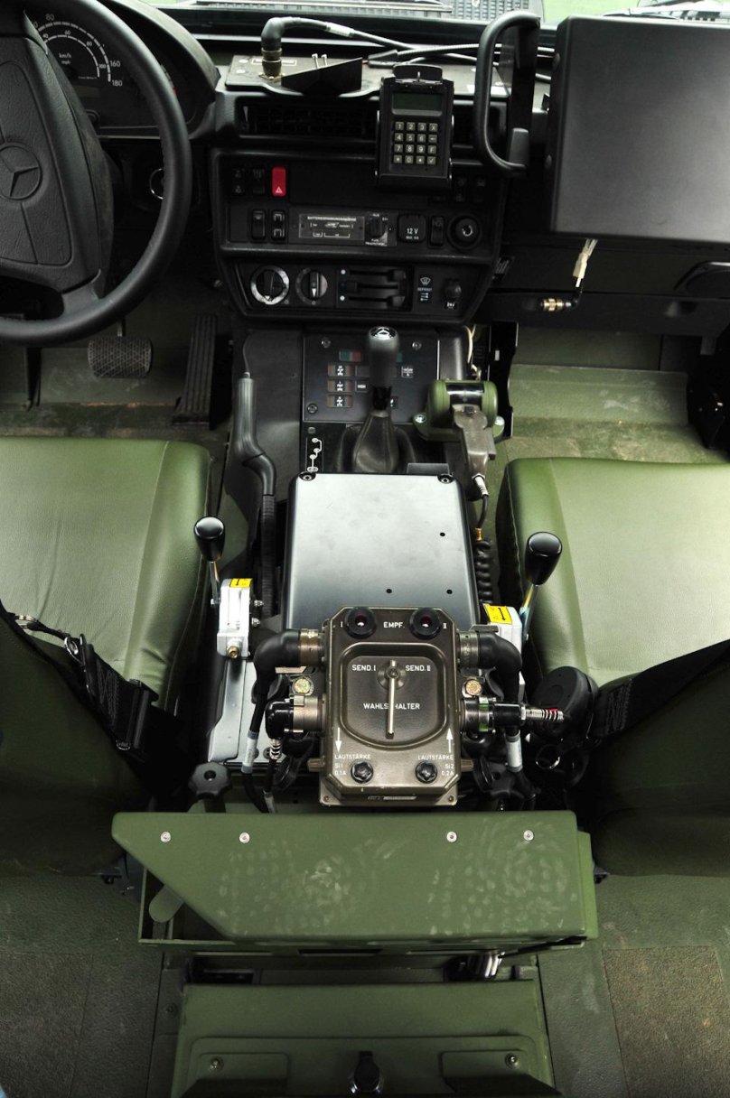 Military Gelendvagen salon