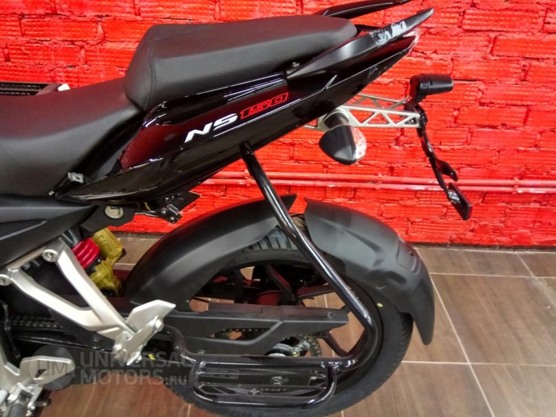 Difference between Bajaj as 150 and NS