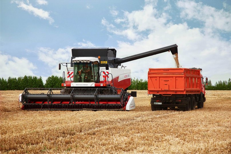 Combine Rostselmash Akros 580