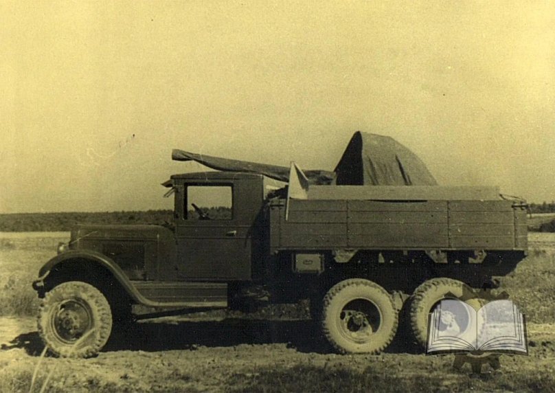 Zis-36 all-wheel drive six-wheel