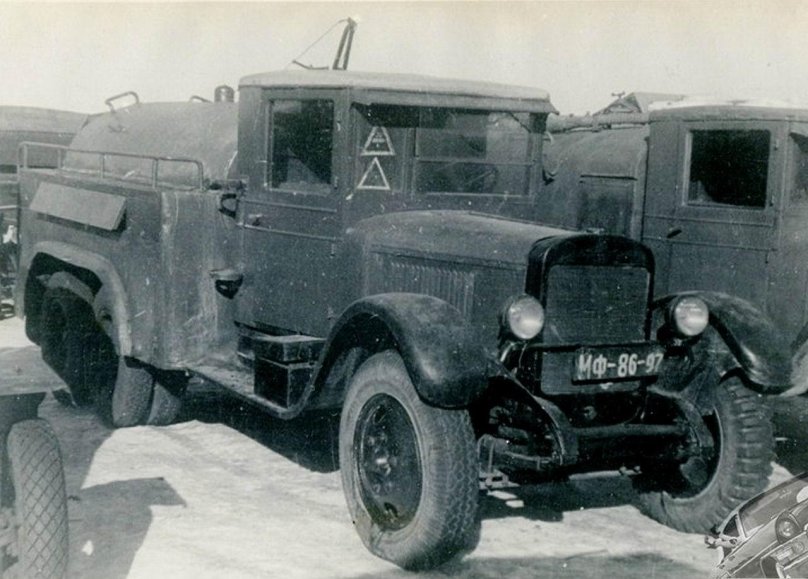 Zis 6 Gas tanker