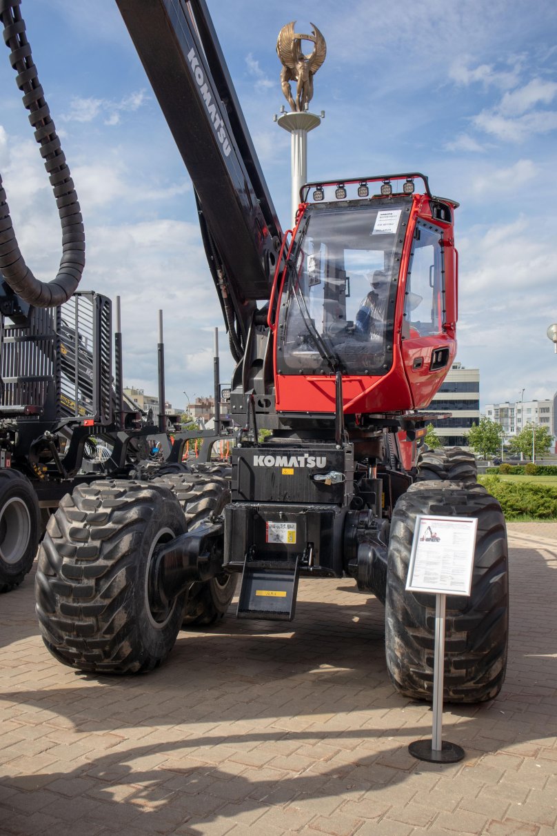 Harvester Komatsu 931 cabin