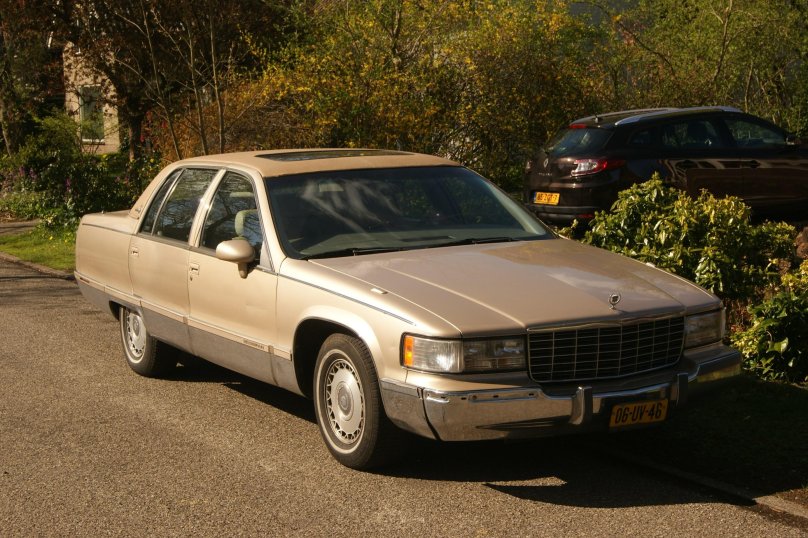 Cadillac sedan Deville buy 1987