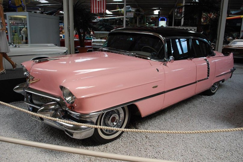 Cadillac Deville 1956 pink