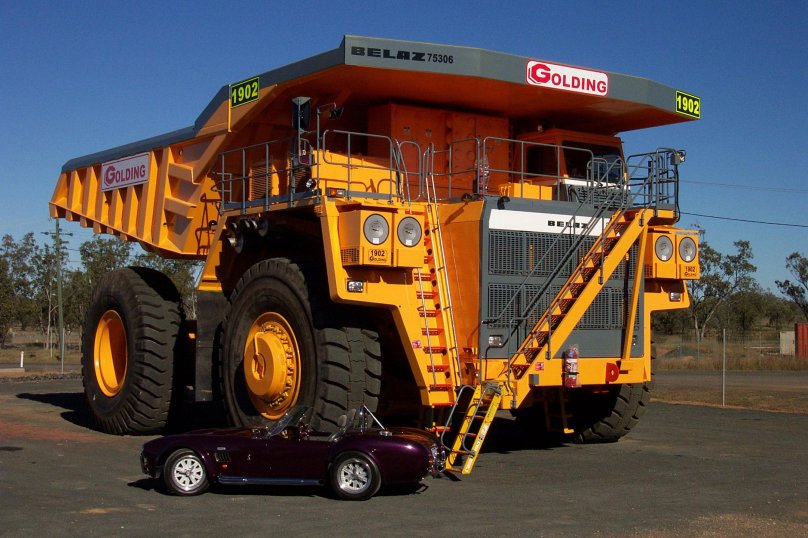 Liebherr t282b mining dump truck