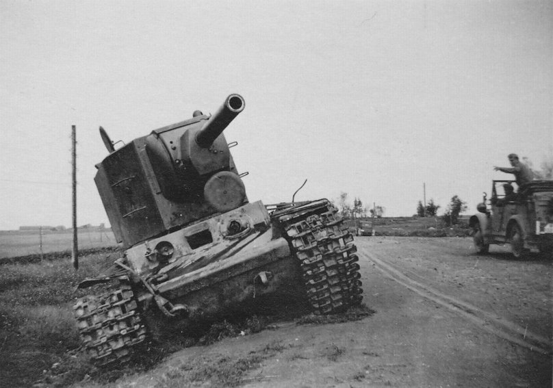 Kv-2 WWII tank