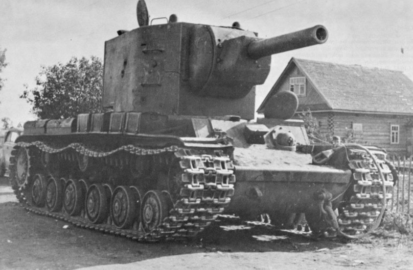 Kv-2 tank